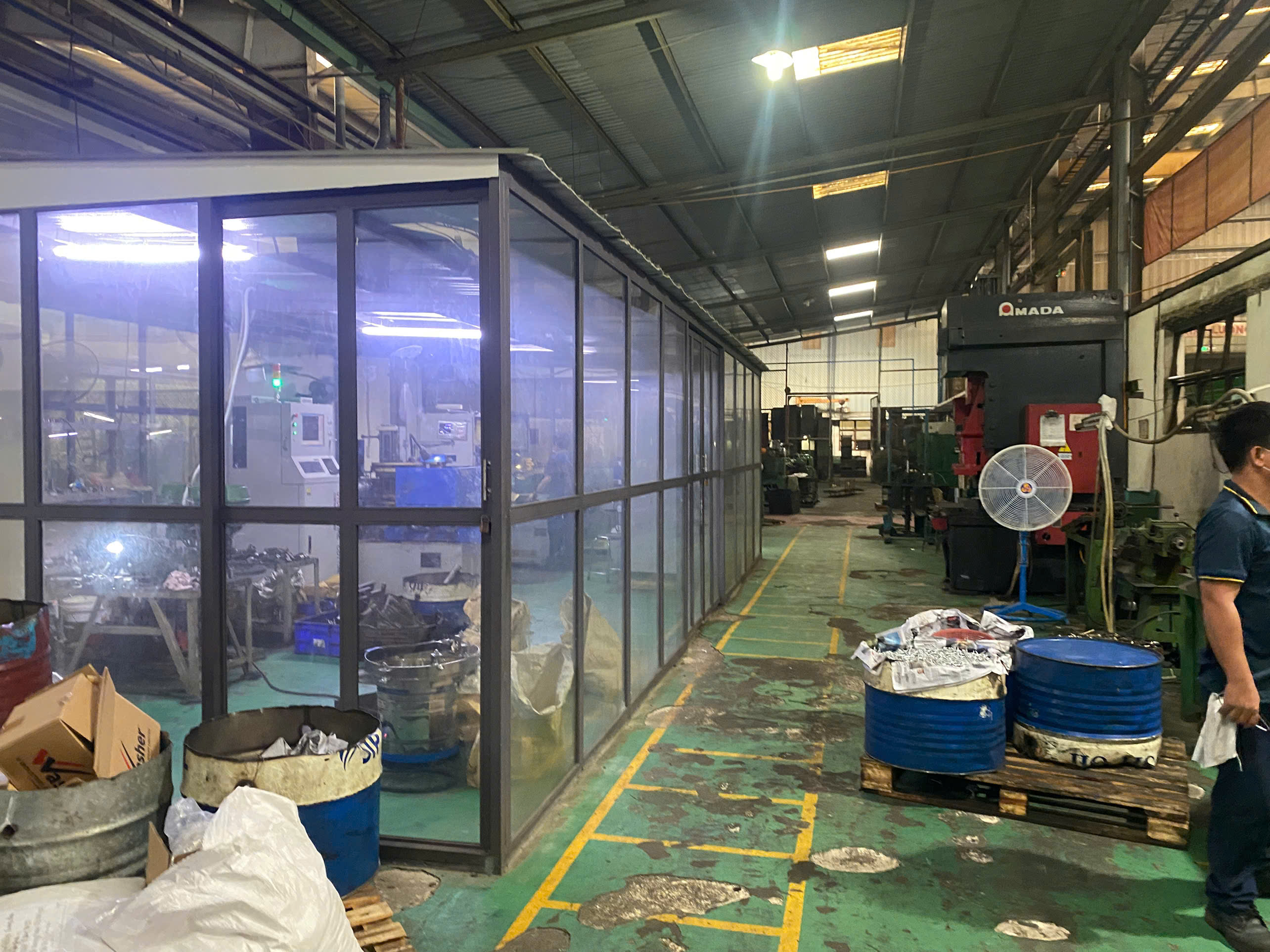 Machine maintenance and repair area 1.jpg